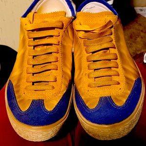 Distressed Studed Men Sneakers